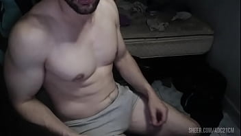 Preview 2 of Sons Hot Moms Big Bobs Porn Hd - Argentino fitness mostrando bulto