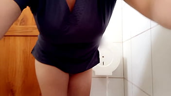 Preview 4 of Toon Penetration - ZORRA MADURA QUE REALIZA LA LIMPIEZA EN LA OFICINA,  HACE PORNO EN SU LUGAR DE TRABAJO MIENTRAS EL JEFE ESTA HACIENDO VIAJE DE NEGOCIOS. PORNO REAL EXQUISITO DE VIEJA BUENA