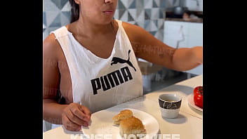 Preview 4 of Familystroke Sis Blackmail - Eu amo blusinha assim,  Sideboobs