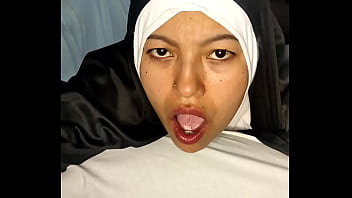 Preview 2 of Online54484 - NUN LIKES TO SWALLOW CUM!