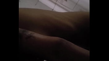 Preview 2 of Sleeping Hung Cock - Novinha carinhosa me acorda com boquete nessa quarentena
