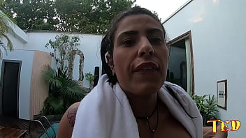 Preview 4 of Xxx Vidio Videshi Pakistani - Brincadeira muito boa dentro da &aacute_gua - Higor Negr&atilde_o - Cibele Pacheco
