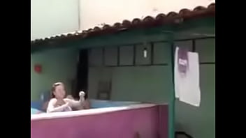 Preview 4 of Bhda Land Yala Xxx Video - Abuela posa en bikini sexy.