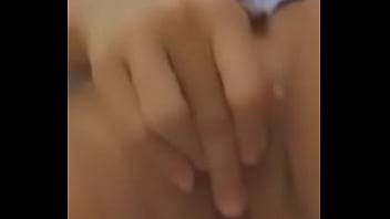 Preview 4 of Uwdifumvf - Novinha casada masturbando para marido