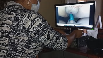 Preview 3 of Porn Hd Veet - SUPREMA ESTUDIANTE INMORAL DEL PORNO CASERO,   MANEJA LA OFICINA DEL DIRECTOR PARA SUBIR VIDEOS EN XVIDEOS.COM