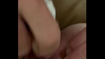 Preview 3 of Tube Sox - Socando na buceta da putinha tarada - adora fuder com velho! Dando pro tio enquanto a m&atilde_e saiu! Gemeu  gostoso