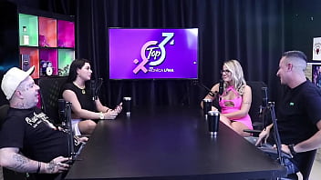 Preview 1 of I5 Amateur Xxxnx - Duas gostosas ficam peladas,  se chupam e se beijam - Bruna carlos e Matheus Caetano