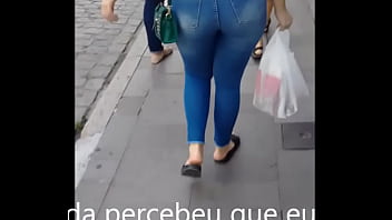 Preview 1 of A J Langer - Loira nota que est&aacute_ sendo filmada e rebola pra c&acirc_mera