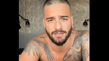 Preview 3 of Milf Porn 185 - Porra de macho gostoso esse Maluma