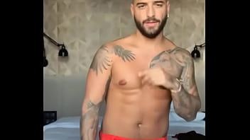 Preview 1 of Milf Porn 185 - Porra de macho gostoso esse Maluma