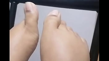 Preview 4 of Arminda Boydygrum Old Mom Alone - Feet teasing