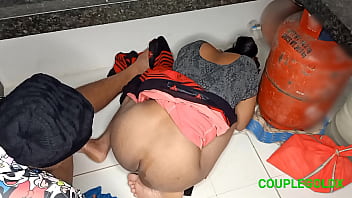 Preview 4 of Ebony Buttfuck Pov - घर मालिक कामवाली बाई को चोदने के लिए किचेन के नीचे छुपा है