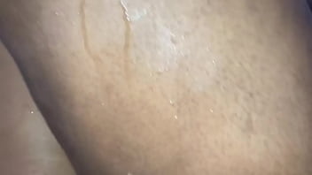 Preview 2 of Petite Milfs - Amiga gostosa no banho