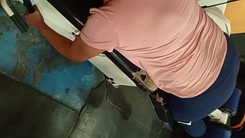 Preview 2 of Boy Ses Momvideo - invite the big ass from the gym after her leg routine