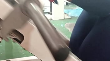 Preview 1 of Boy Ses Momvideo - invite the big ass from the gym after her leg routine