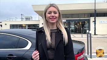 Preview 1 of 27 Hoan - Georgia,  belle coquine,  est adepte du sextoy