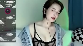 Preview 1 of Xxx Bf Video For Sunny Leoni - 直播被跳蛋震到咬牙切齿，尿都喷了