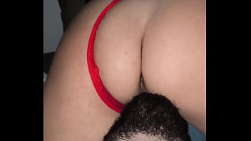 Preview 4 of Sunny Leone Cht - Comiendo un co&ntilde_o bien cerdo