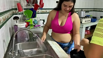 Preview 2 of In Phillipines - mi prima me masturba con una zanahoria me exito mucho hasta que me corra