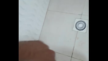 Preview 4 of Boy Sex Babys - punheta no banho