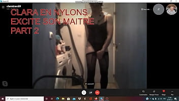 Preview 1 of Filmvedio - CLARA TRES VITE FAIT UN STRIP ET SUCE SON GODE