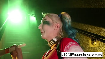 Preview 1 of Bubble Sexy Video - Poison Ivy sticks a bat up Harley&#039_s ass!