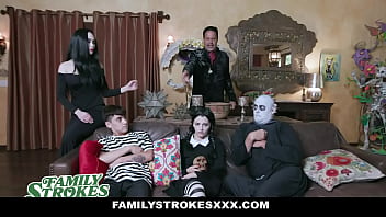 Preview 3 of Naked Hymen - audrey noirkate bloom addams step parody
