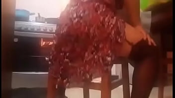 Preview 1 of Puberty Girls Porn - Travesti sexy subi&eacute_ndose el vestido