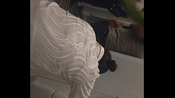 Preview 2 of Video Porno Sesi - Hot Milf metro de Lima