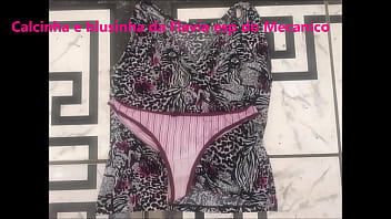 Preview 1 of Urine Through Fingers - Dando no cine ativo ZN com a calcinha asa delta lilas e blusinha da Flavia esp do Mecanico 22112019