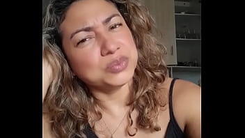 Preview 3 of Russian Pussy Licking - Cantando sin sost&eacute_n