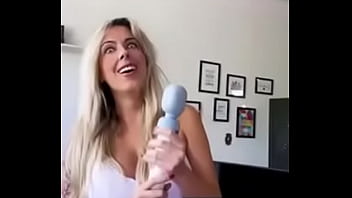 Preview 2 of New Xxxxbf - &Eacute_ assim que minhas clientes saem da sess&atilde_o de Massagem T&acirc_ntrica kkkk! Vem pro meu site  www.soyjoy.sambaplay.tv/