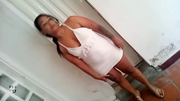 Preview 1 of Desi Girl Ist Tym - me contratan para servicios caseros y termino seducida por la patrona