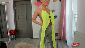 Preview 4 of Sex Poolside Hard Core Hd - Big tits milf suck a big dildo