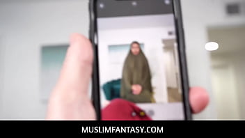 Preview 2 of Onlain Seks Chat Modeli Tr - MuslimFantasy  -  Hijab Stepmom Lilly Hall Learns How To Pleasure