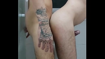 Preview 3 of Female Stripper Pic - Tatuado meteu sem d&oacute_ - completo no red