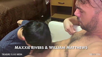 Preview 2 of Xxxsleepin G Father - Horny Lil twink Swallows dick