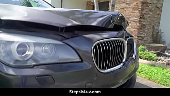 Preview 1 of Alunos Metendo - Stepsis Crashed The Car with Alicia Williams and Johnny Love