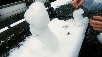 Preview 3 of Guys Moms Outdoor - 白猫みゃあこと雪の彫刻アート