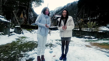 Preview 1 of Guys Moms Outdoor - 白猫みゃあこと雪の彫刻アート