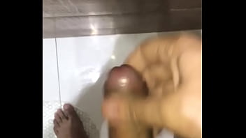 Preview 1 of Dad Anda Sister - Punheta no banho
