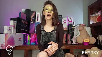 Preview 4 of Vacaciones Mexico - Sarah Sue Reviews Automatic Male masturbator from PHANXY