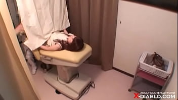 Preview 2 of Shcool Life Sex - ドクハラ婦人科医#006 21歳 音大生 内診台診察