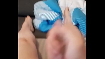 Preview 3 of Bokep Mom Seduces Brother - Chupando amigo dotado