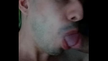 Preview 1 of Erotica Tube Man Dating - LE CHUPO LA PIJA A MI VECINO