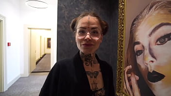 Preview 1 of Ebony Lesbian Loving - POV - Me follo a una desconocida cachonda que est&aacute_ en mi mismo hotel y la grabo