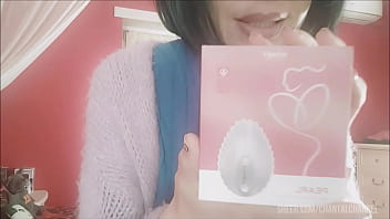 Preview 2 of Www Xxxx Vdeos Hd Com - Chantal squirt with her new sex toy