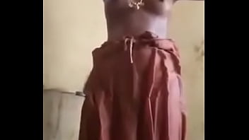 Preview 3 of Small Sexy Video Wala Qawwali - AUNTY BATHING WITH MANGALSUTRA