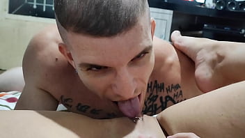 Preview 1 of Cerdas Docom - chupei a Russah at&eacute_ ela ter um squirt na minha boca
