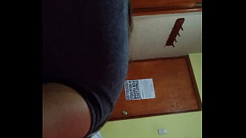 Preview 2 of Pussy Long Under Hand - Me com&iacute_ a un culito de mi trabajo.